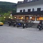 בית הארחה Tattoo Mit Restaurant Und Tattoo-studio 3*