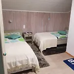 Tattoo Mit Restaurant Und Tattoo-studio בית הארחה Mörtschach