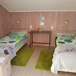 בית הארחה Tattoo Mit Restaurant Und Tattoo-studio 3*