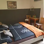 Tattoo Mit Restaurant Und Tattoo-studio 3*