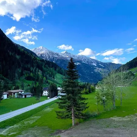 Tattoo Mit Restaurant Und Tattoo-studio Mörtschach