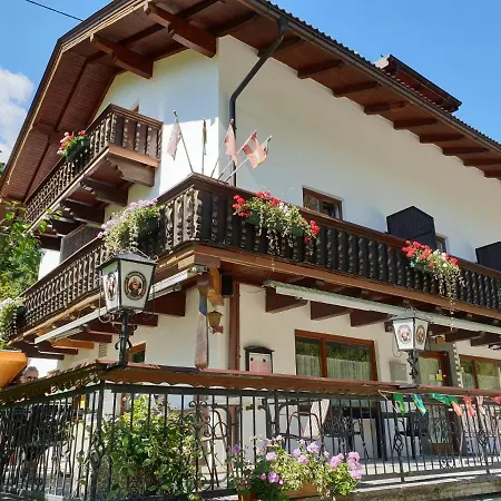 Tattoo Mit Restaurant Und Tattoo-studio Guest house