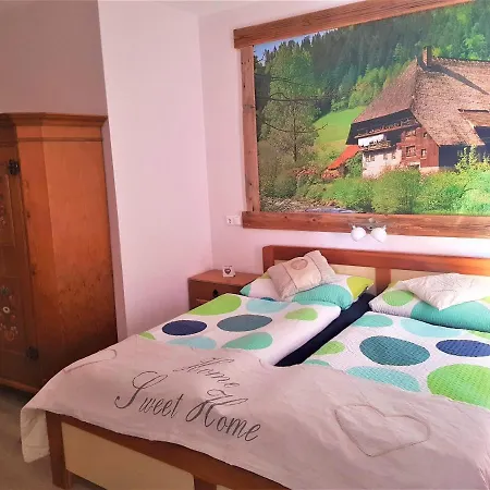 Tattoo Mit Restaurant Und Tattoo-studio 3*