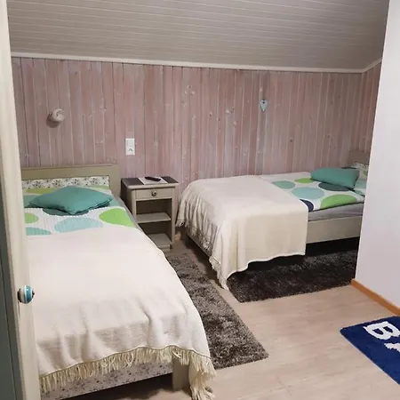 Tattoo Mit Restaurant Und Tattoo-studio Affittacamere Mörtschach