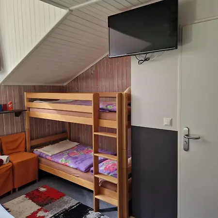 Tattoo Mit Restaurant Und Tattoo-studio Affittacamere Mörtschach