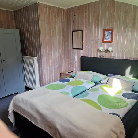 Tattoo Mit Restaurant Und Tattoo-studio Affittacamere Mörtschach