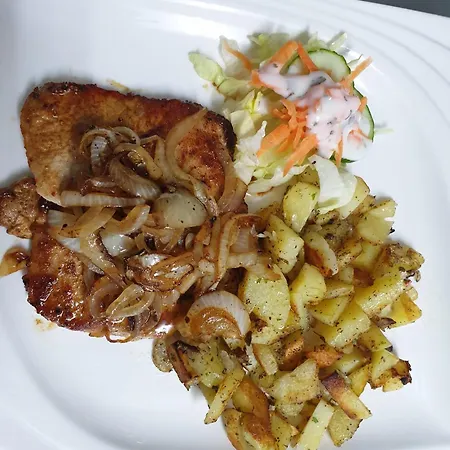 Tattoo Mit Restaurant Und Tattoo-studio Mörtschach