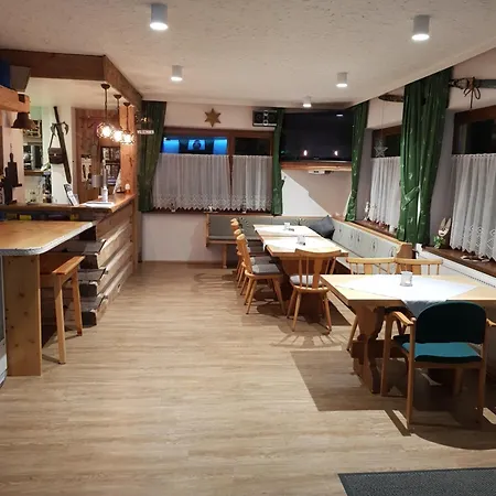 Tattoo Mit Restaurant Und Tattoo-studio Guest house