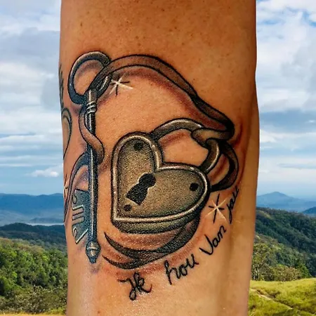 Tattoo Mit Restaurant Und Tattoo-studio