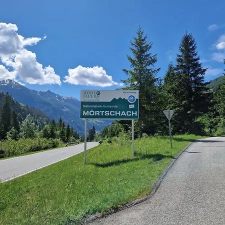 Tattoo Mit Restaurant Und Tattoo-studio Affittacamere