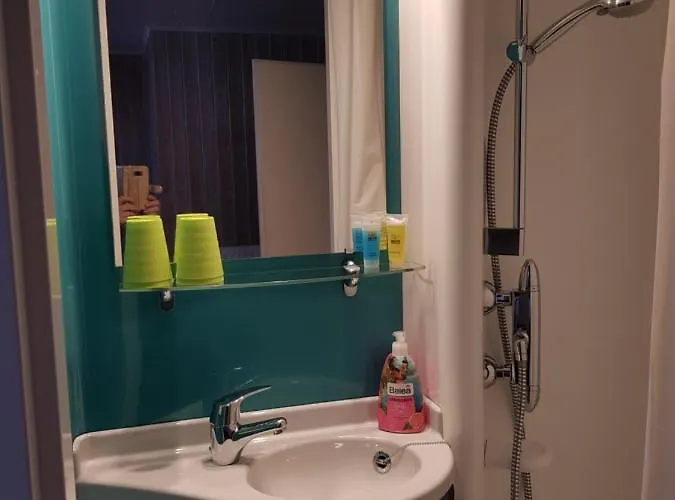 Tattoo Mit Restaurant Und Tattoo-studio