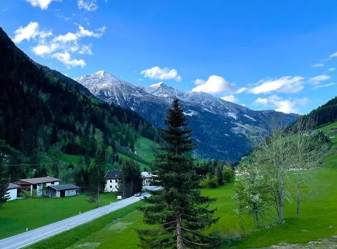 Tattoo Mit Restaurant Und Tattoo-studio Mörtschach