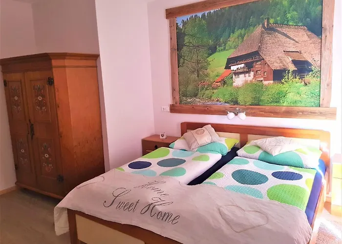 Tattoo Mit Restaurant Und Tattoo-studio 3*