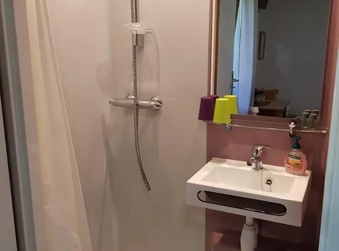 בית הארחה Tattoo Mit Restaurant Und Tattoo-studio Mörtschach