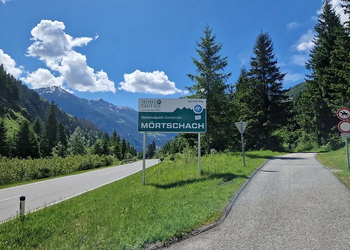 Tattoo Mit Restaurant Und Tattoo-studio בית הארחה